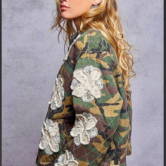 POL Camo jacket with embroidered flowers - Picture 4 of 6